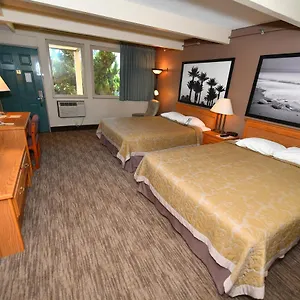 Hotel - Newport Area